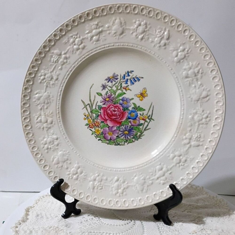 Wellesley Wedgewood Tintern10 3/4" Dinner Plate #7 ~Vintage~